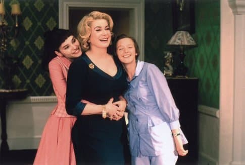 Кадр 2 з 8 жінок