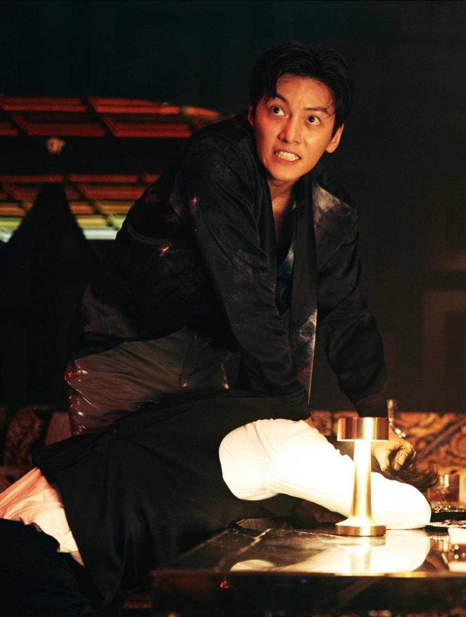 Кадр 2 з Револьвер